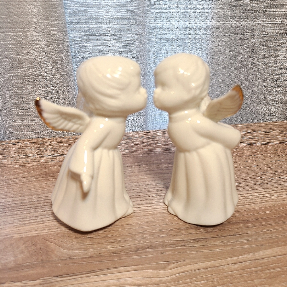 Vtg Kissing Angels Porcelain Salt and Pepper Shakers Gilt White Porcelain Cosmos